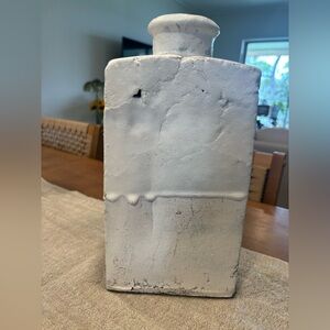 SOLD 🎉White Textured Ceramic Vase